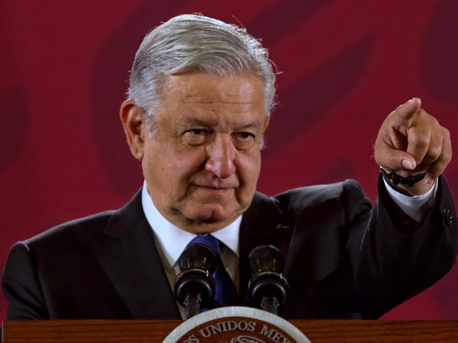 ‘Ríndanse, los tenemos rodeados’: López Obrador a corruptos