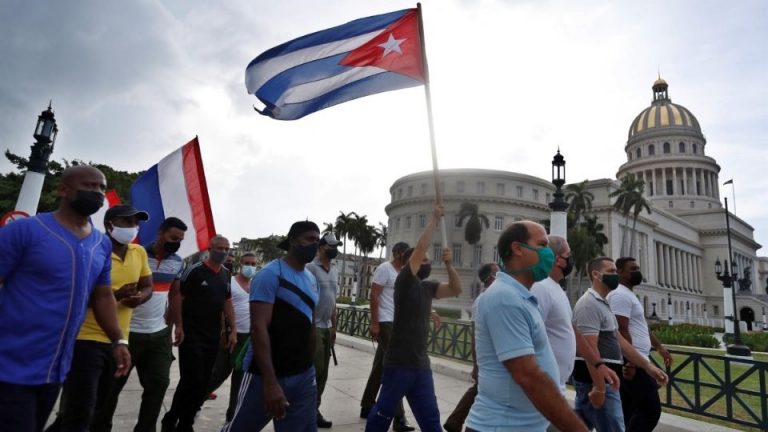 Denuncian 114 detenidos en Cuba tras protestas; UE pide a autoridades “liberarlas inmediatamente”
