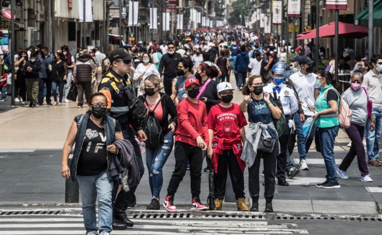 Con casi 29 mil contagios por Covid en 24 horas, México reporta el pico más alto de toda la pandemia