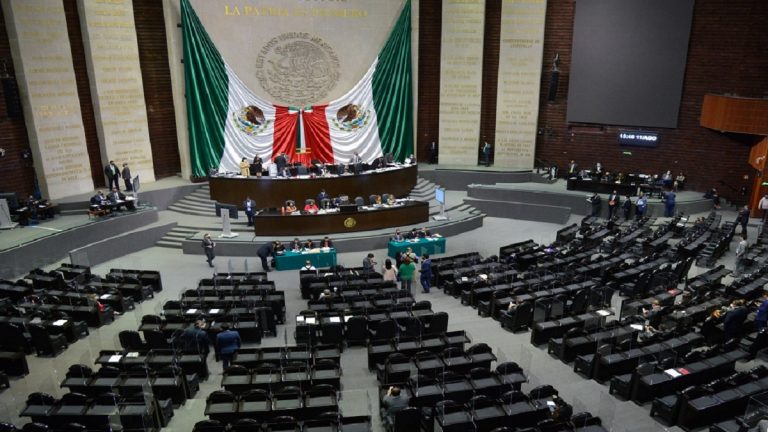 Diputados reciben Paquete Económico 2022; Va por México presentará propuesta alterna