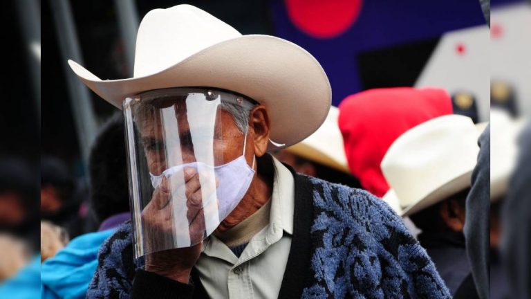 México registra 9 mil 792 contagios y 700 muertes por COVID-19 en 24 horas
