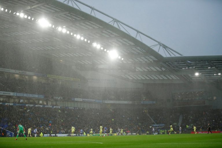 Un jugador del Brighton de Inglaterra fue detenido acusado de abuso sexual