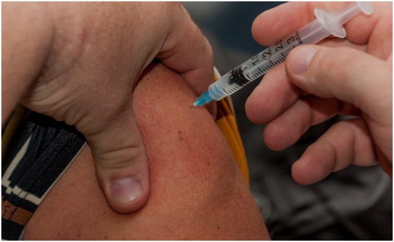 ¿Cuáles son las pautas para obtener una dosis de refuerzo de la vacuna Covid-19 en EU?