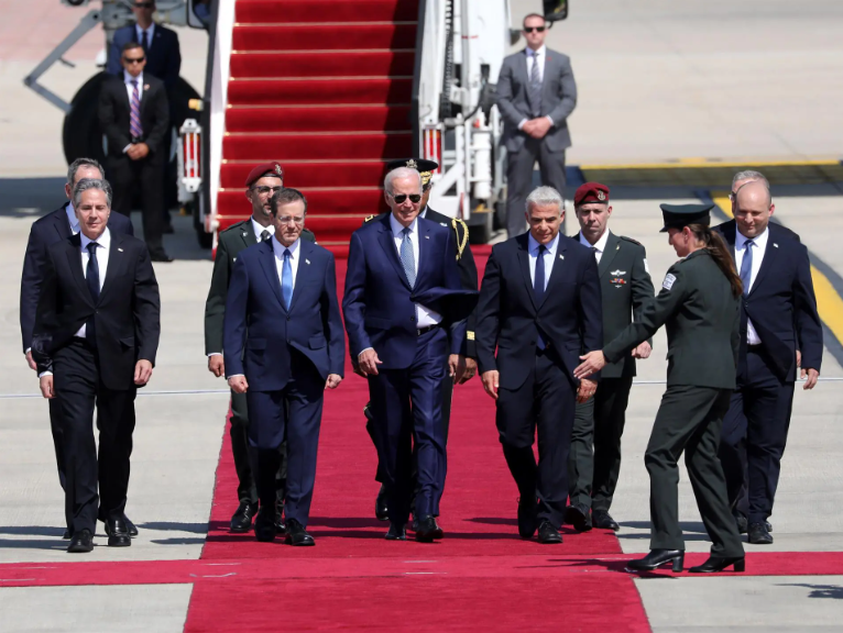 Biden llega a Israel para su primer gira por Medio Oriente como presidente