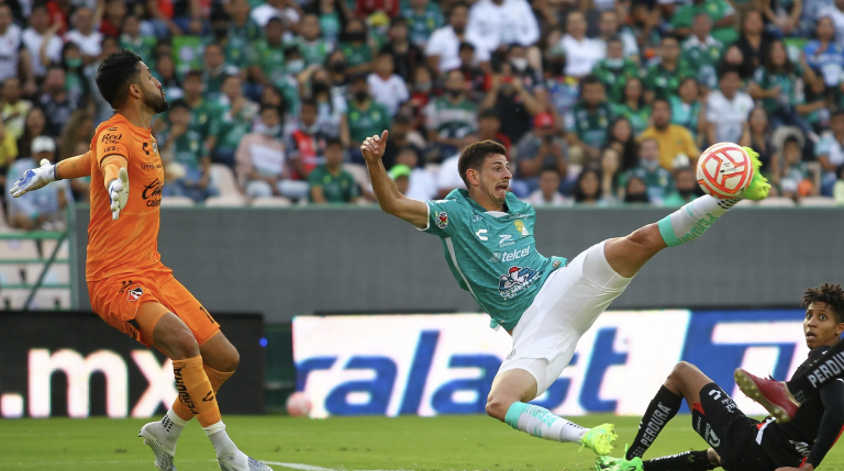 Monterrey golea al Tijuana y salta al liderato del Apertura
