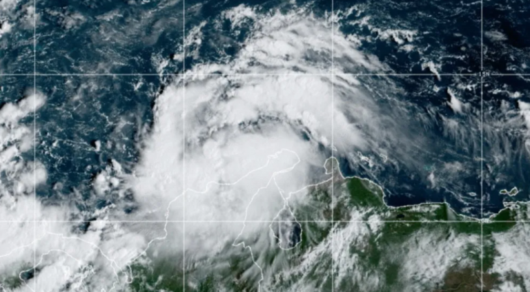 Se forma la tormenta tropical Julia frente a península colombiana La Guajira