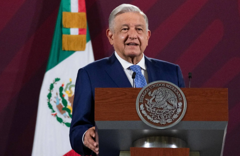 Reaparece López Obrador en la ‘mañanera’ tras superar COVID-19