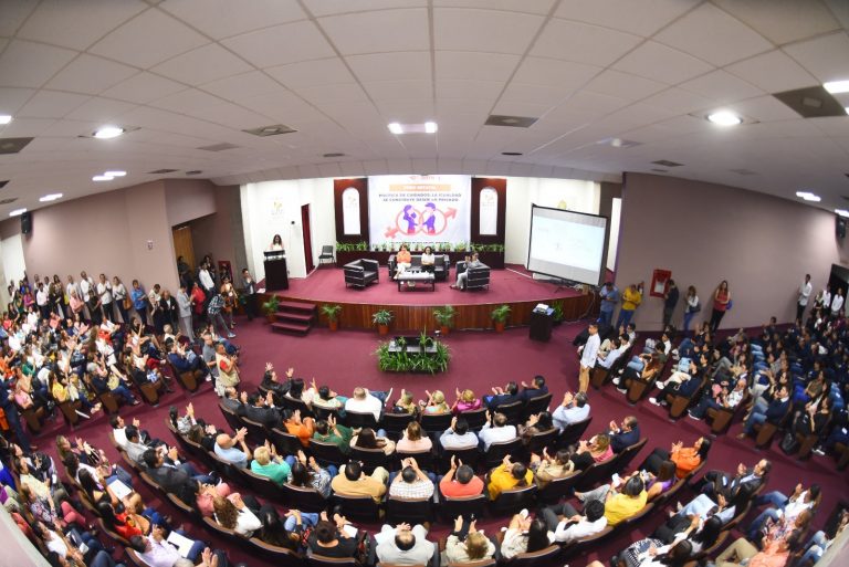 Realiza Diputada foro sobre política de cuidados en Veracruz