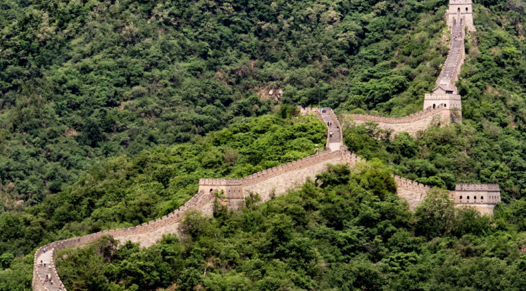 Detienen a dos por abrir hueco en la Gran Muralla China