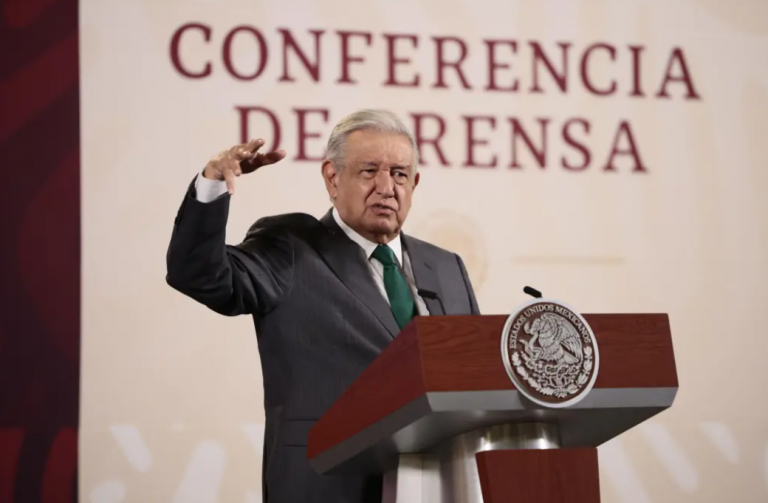 López Obrador se vacunará la próxima semana contra influenza y COVID-19